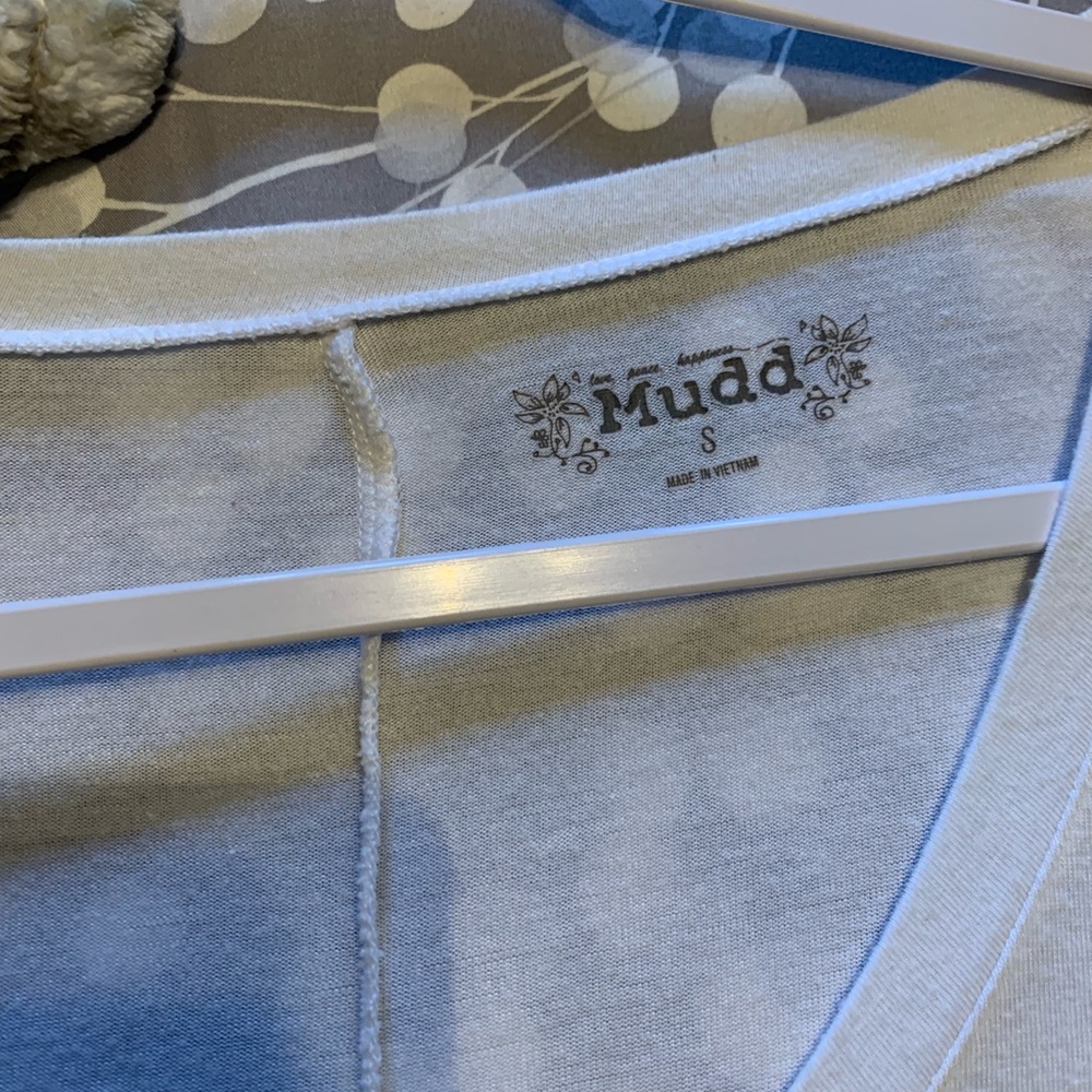 Small white tunic top by mudd